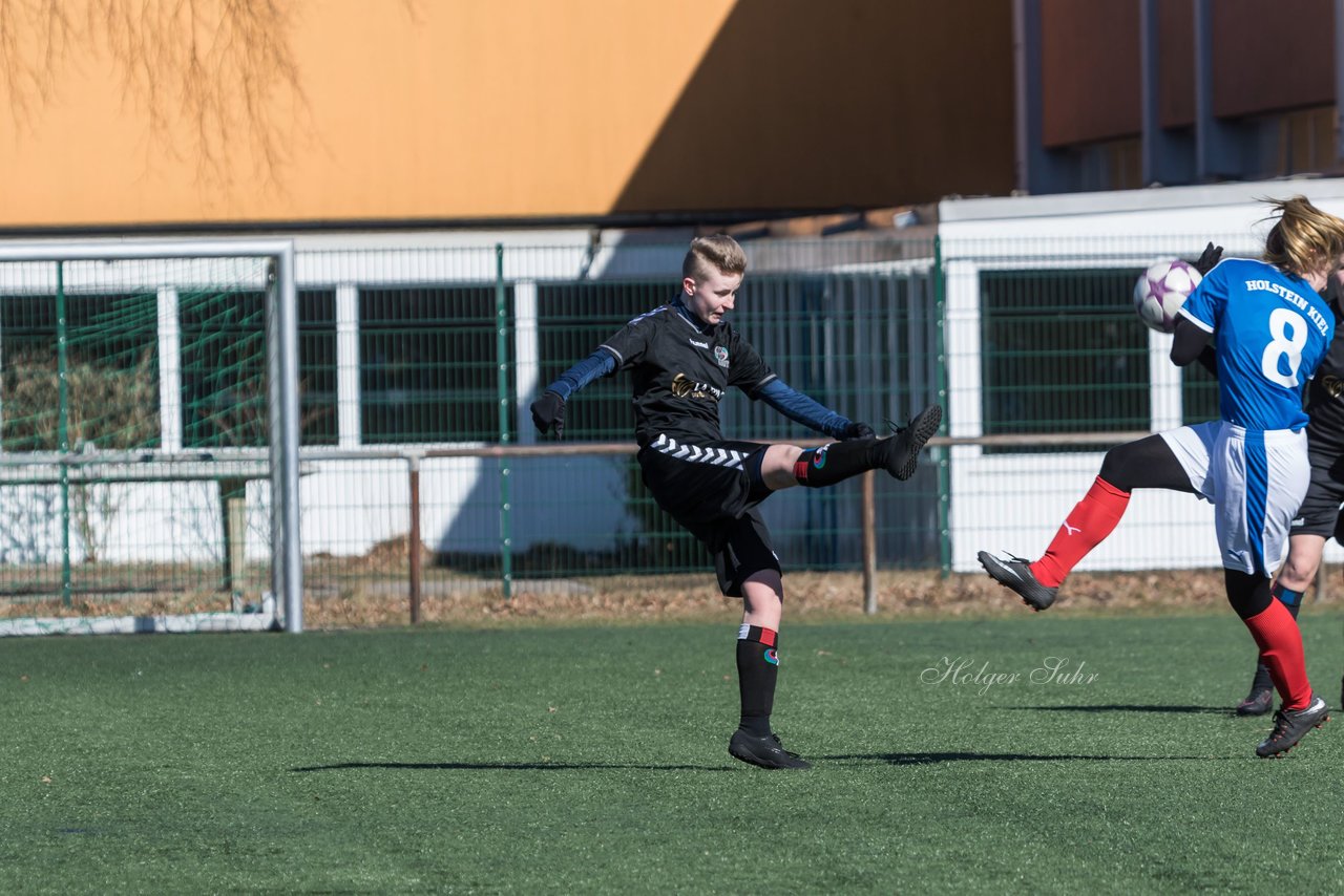 Bild 257 - B-Juniorinnen Halbfinale SVHU - Holstein Kiel : Ergebnis: 3:0